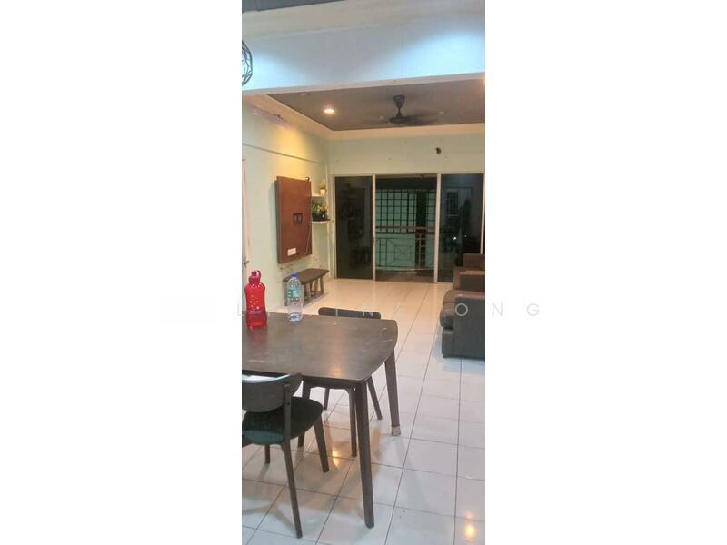 Lily & Jasmine Apartment - 1