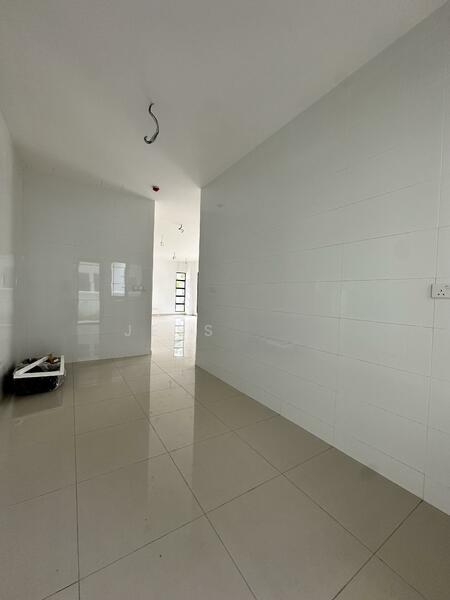 Precinct Arundina - 4