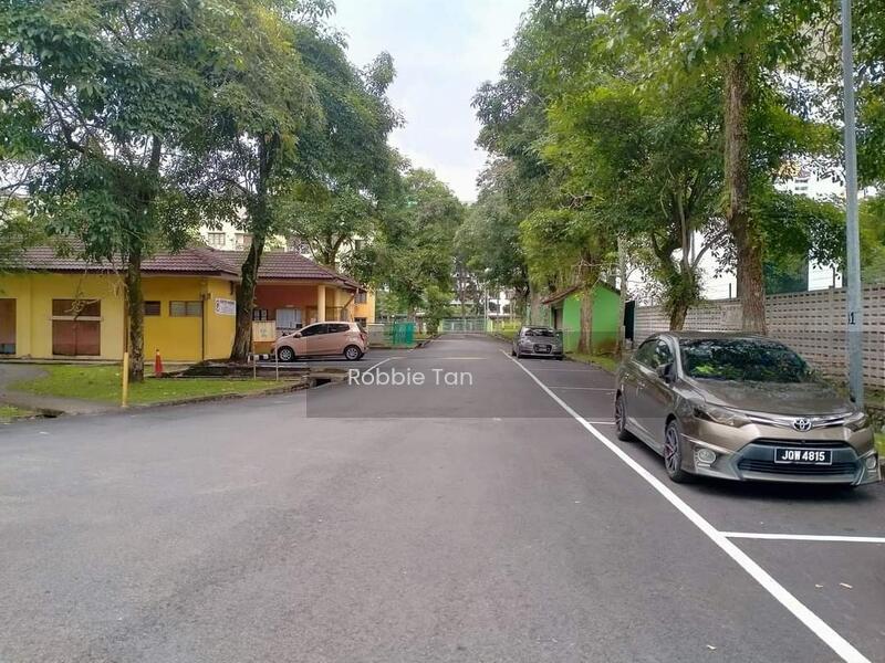 Lily & Jasmine Apartment - 1