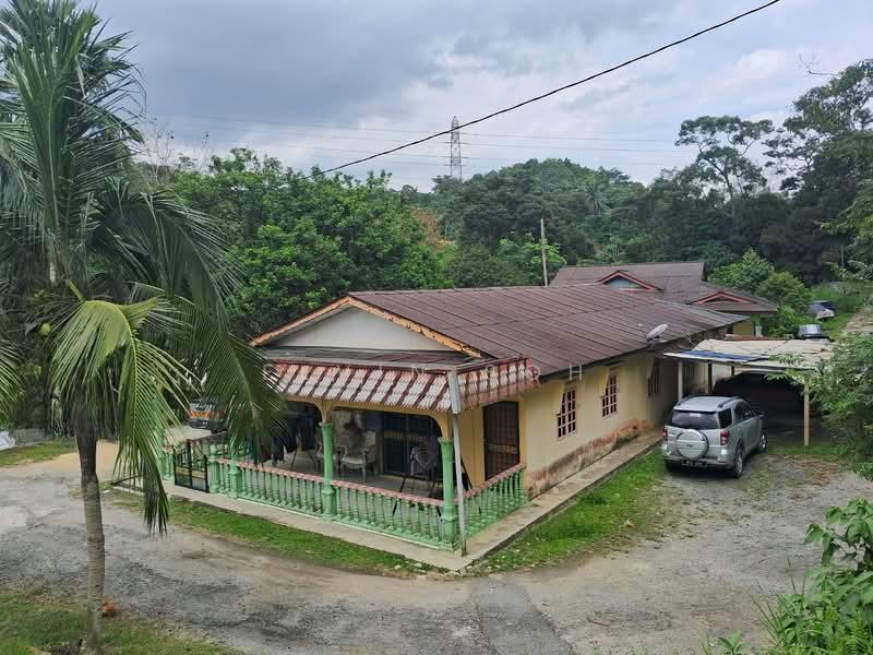Kampung Tengah Sungai Merab - 1