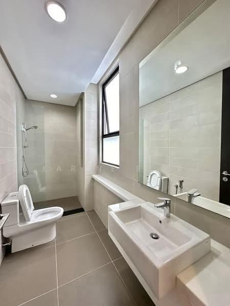 Avira Medini Iskandar - 3