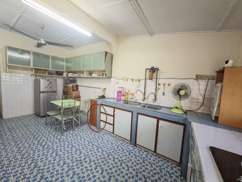 First Garden Single Storey Terrace House Fully Extended For Sale - 5