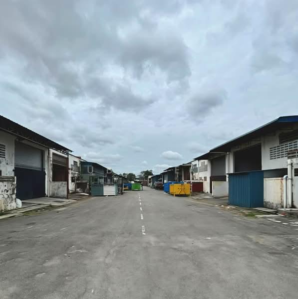 Seelong - 1.5 Storey Terrace Factory (Intermediate Lot) for Sale - 5