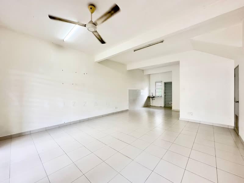 Below MV Double Storey Terrace Aman Putri Seksyen U17 Shah Alam - 3