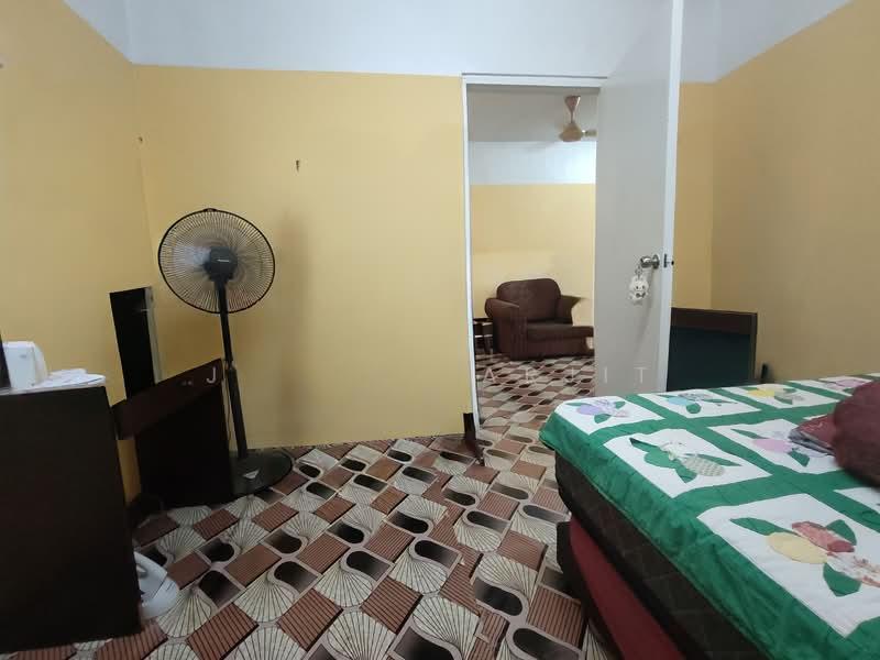 Lestari Apartment - 4