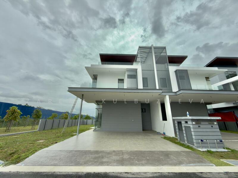 Broadleaf (alam Kemuning) - 1