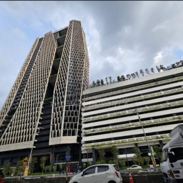 YOLO Signature Suites - 5