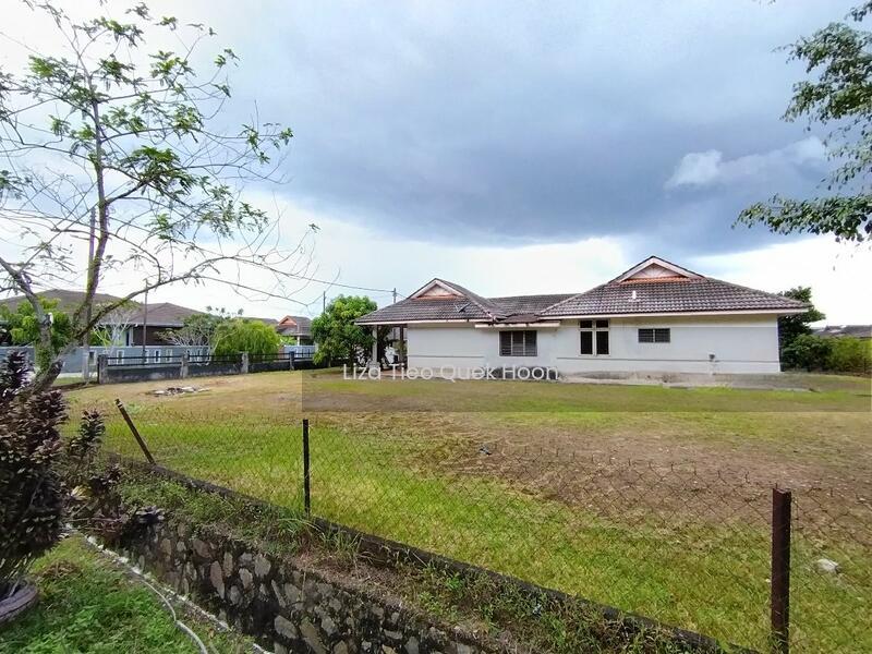 Bungalow at Bukit Sentosa - 1