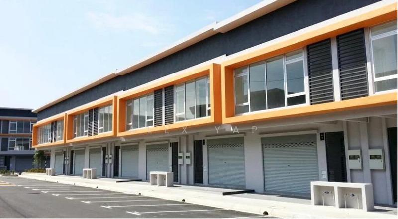 Klang very hot location 2 sty free hold new shop - 5