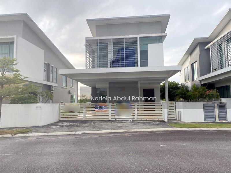 Frangipani Villa, Kota Seriemas - 1