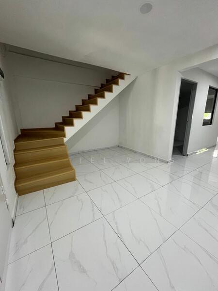 2-storey Terrace House at Taman Mount Austin - 3