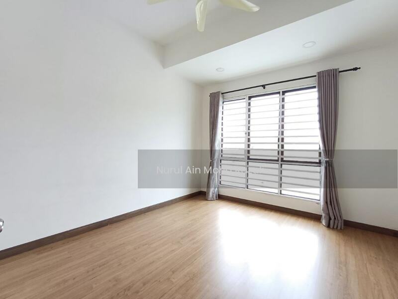 Bandar Ainsdale : Anggun - 1