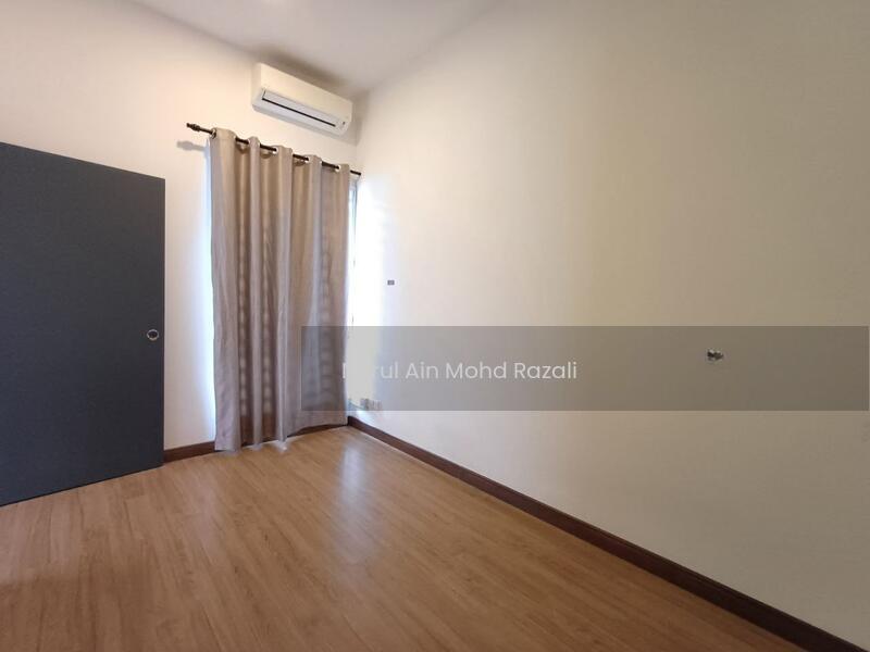 Bandar Ainsdale : Anggun - 4