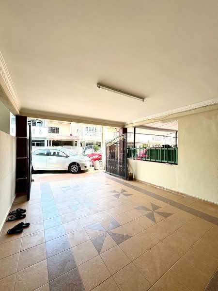 double storey Taman Melawati jalan J - 4