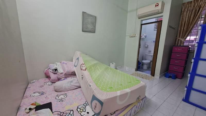 Taman Megah Ria - 4