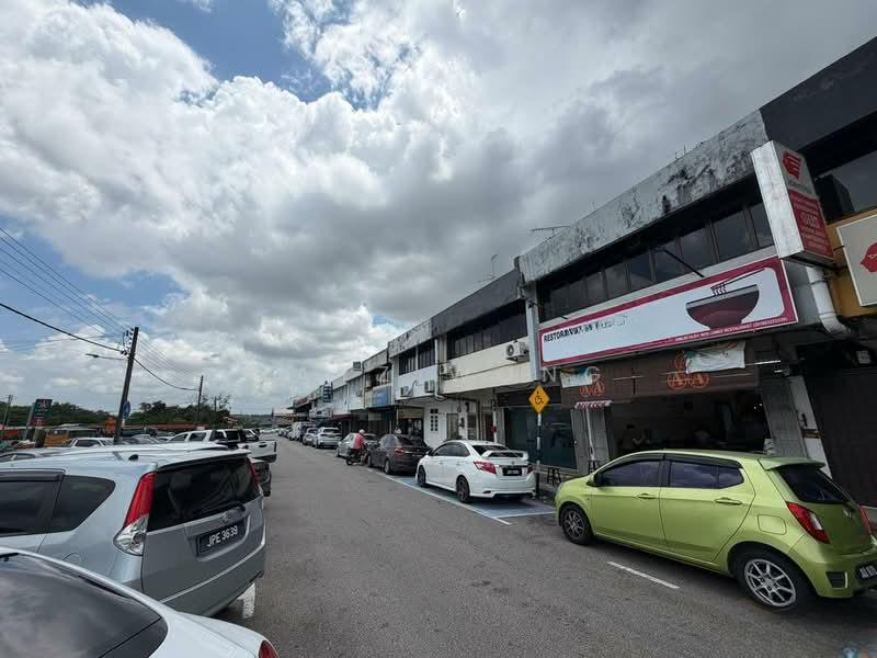 jalan Perwira 2, Taman Ungku Tun Aminah - 1