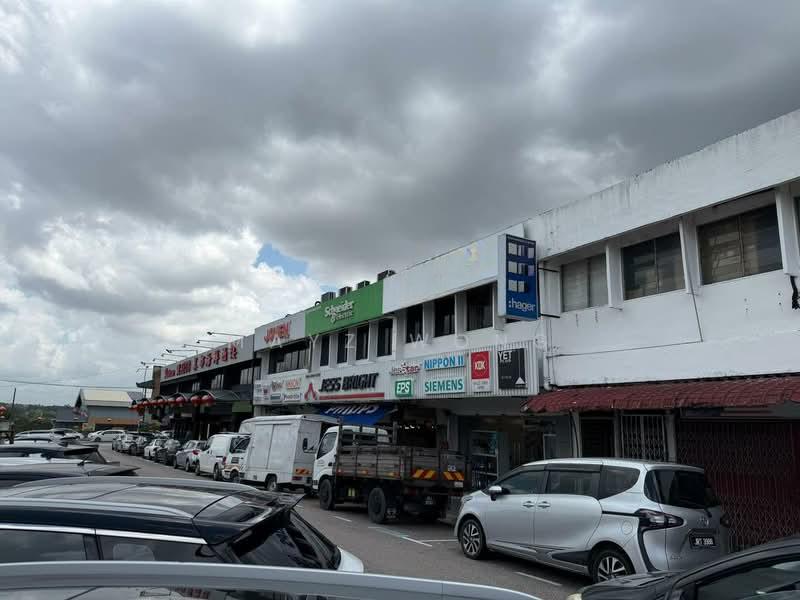 jalan Perwira 2, Taman Ungku Tun Aminah - 4