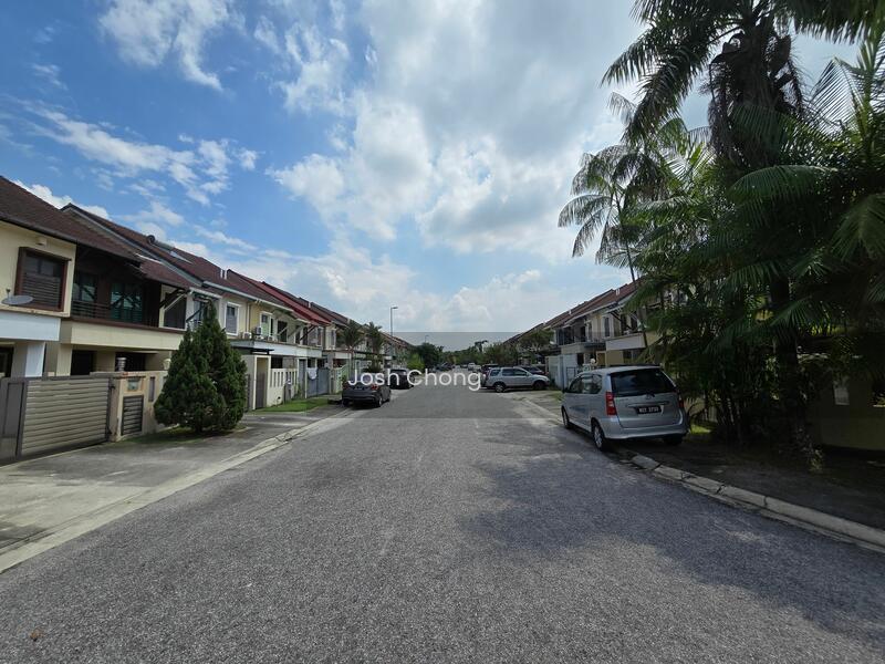 Terrace house at Putra Heights - 5