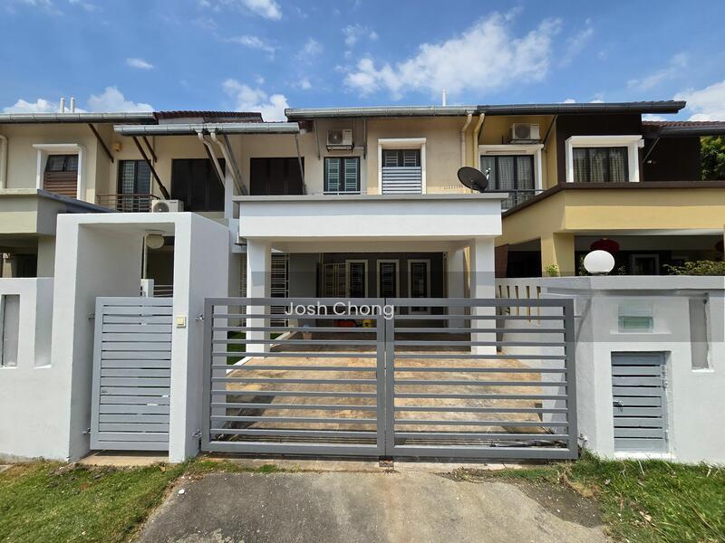Terrace house at Putra Heights - 1