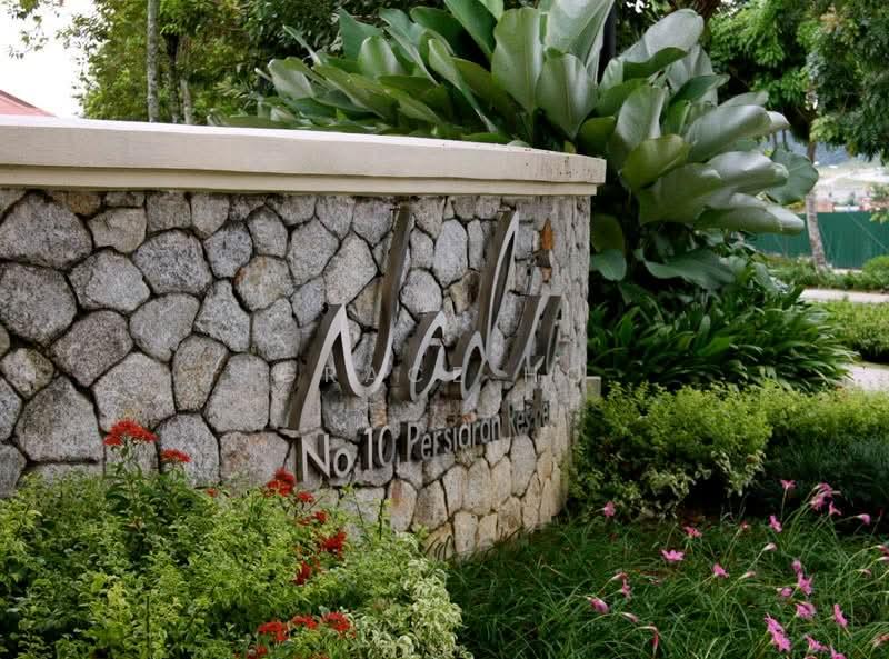 Nadia Parkfront - 4