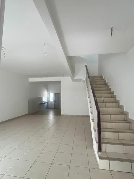 Bandar Ainsdale : Anggun - 5