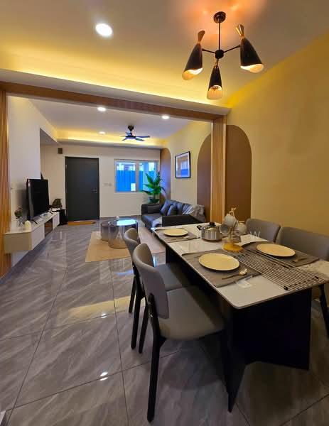 2-storey Terrace House at Kota Warisan - 1