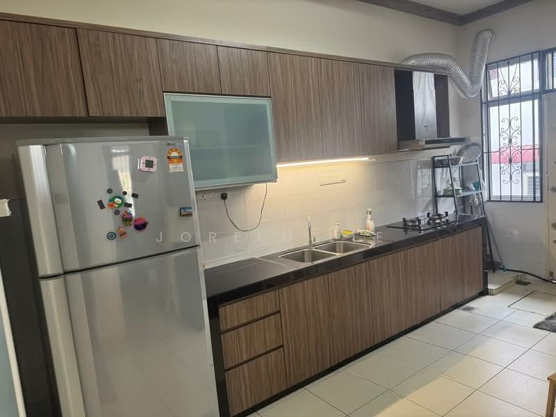 Seri Austin Lake View Corner Lot Double Storey Terrace for Sale - 4