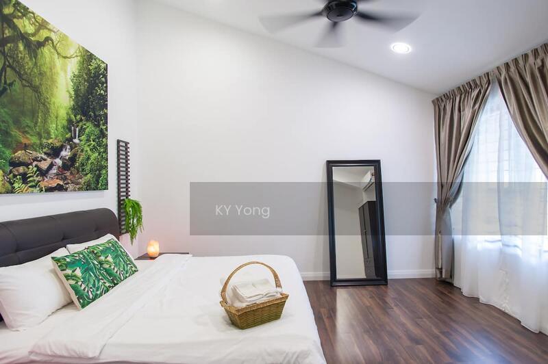 Impiana On The Waterfront Condominium - 1