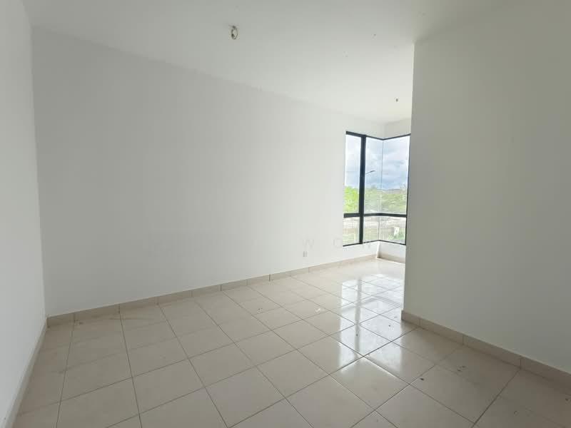 Austin Duta Double Storey Terrace Corner Unit - 4