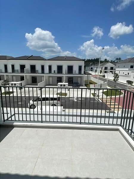 RESIDENSI BOTANI 2 - 4