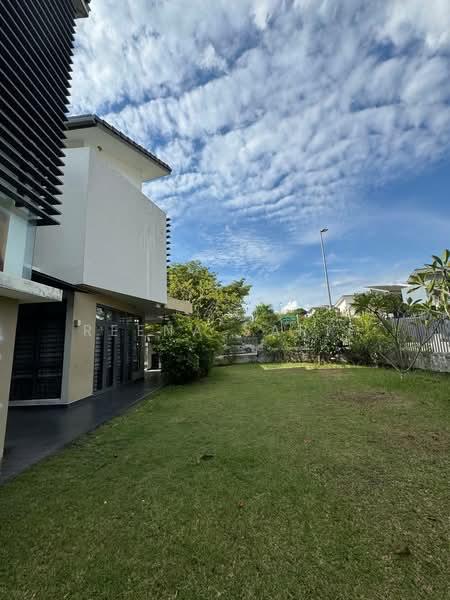 Corner Superlink 2 Storey Laman Glenmarie - 1