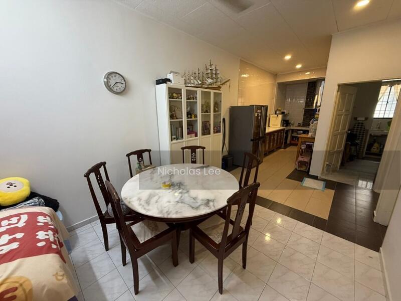 Single Storey House at Pengkalan - 4