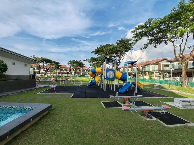 Raintree Park 2 - 4