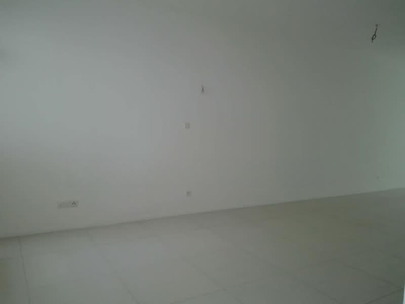 Raffles Residence 199 - 4