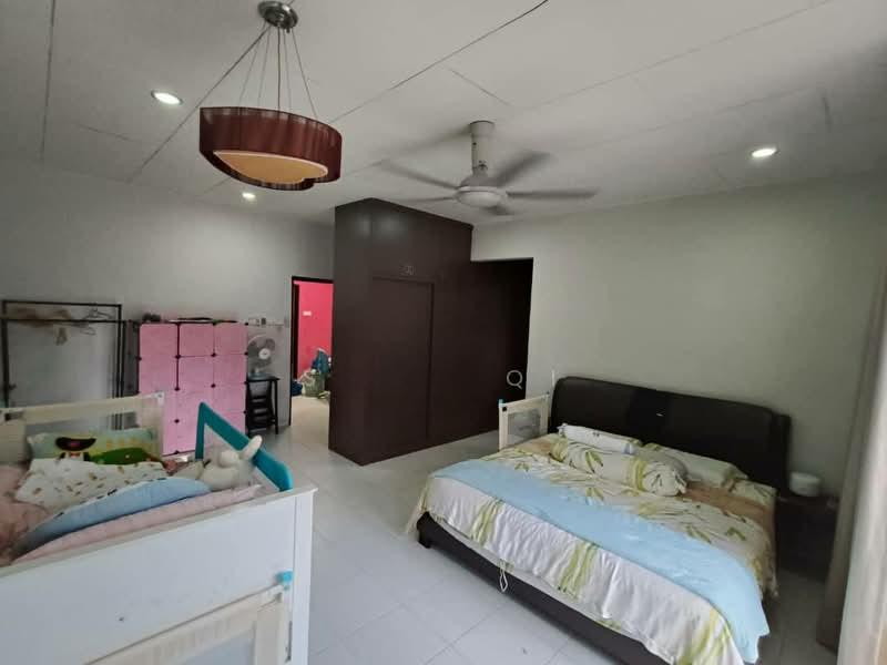 Taman Mount Austin - 4