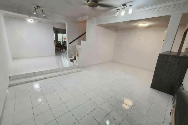 Taman Mount Austin - 1