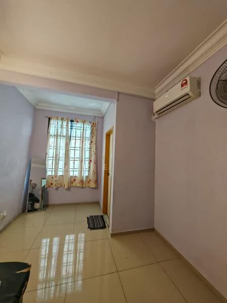 Full Loan ! Gated Guarded ! Setia Indah ! Double Storey Terrace House 20 x 70 ft for Sale - 5