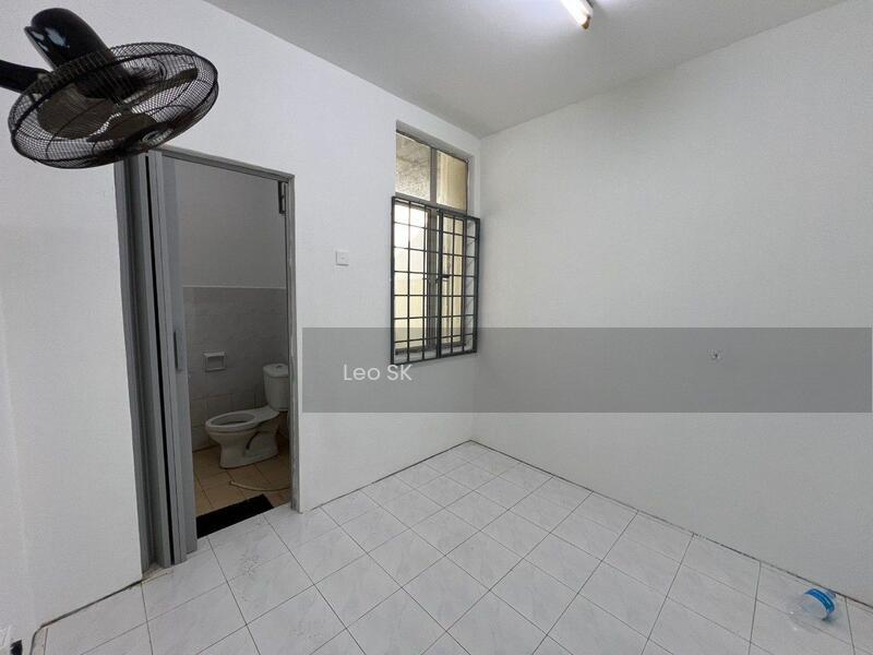 Summer Park Townhouse @ Seri Alam - 5