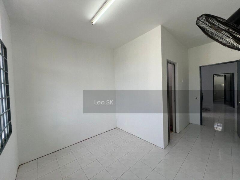 Summer Park Townhouse @ Seri Alam - 2