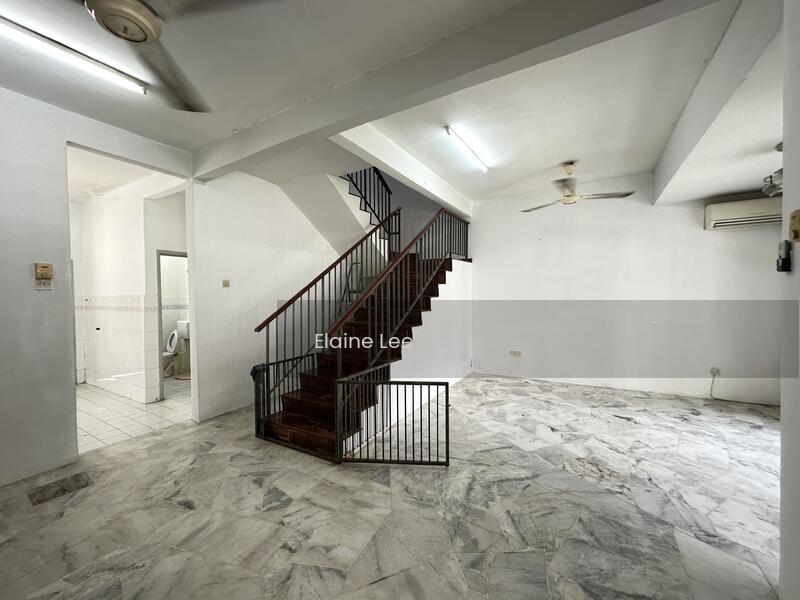 Pusat Bandar Putra Permai - 1