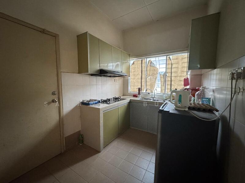 FACING OPEN Single Storey House Jalan Kebun Nenas Bandar Putera 2 Klang - 5