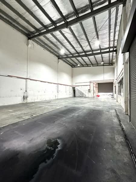 Taman Daya 1.5 Storey Semi D Factory for Sale - 5