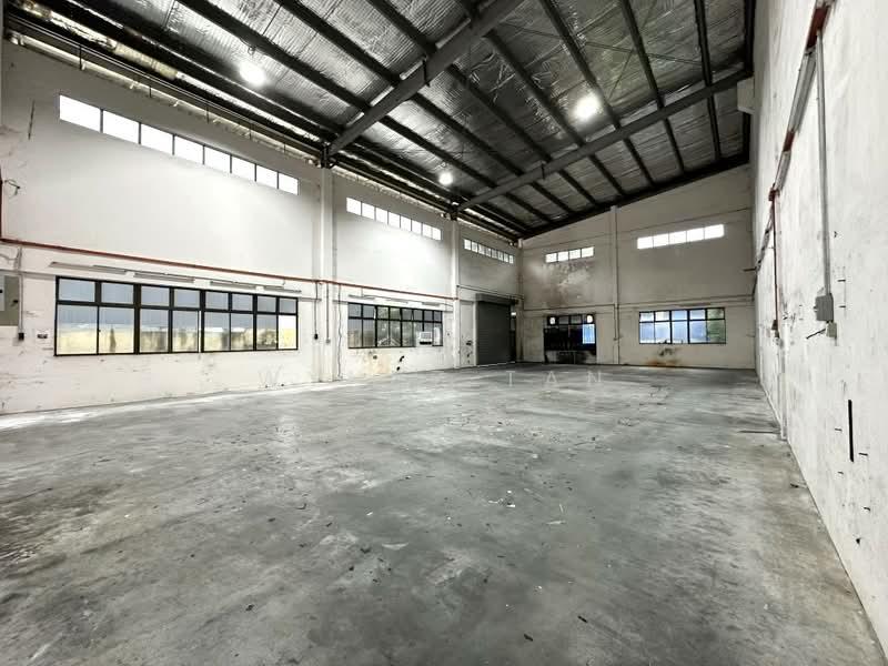 Taman Daya 1.5 Storey Semi D Factory for Sale - 4