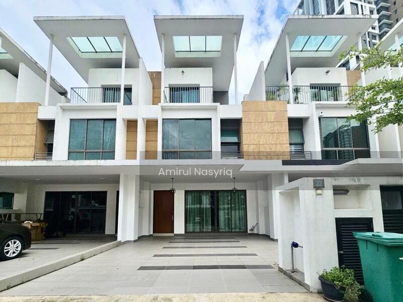 Lake Point Residence - 1