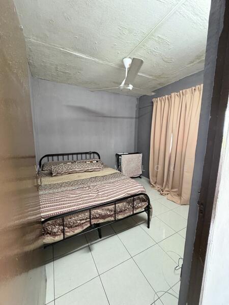 Flat Taman Ungku Tun Aminah - 4