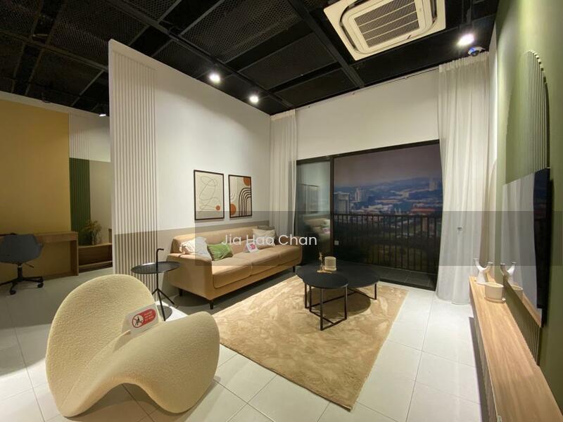 Lakefront Residence - 4