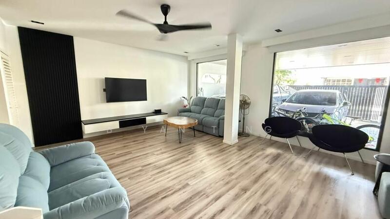 2 STOREY TERRACE END LOT CORNER AT GREENLANE ISLAND PARK FULLY RENO & EXTENDED SUPER WORTH BUY - 4