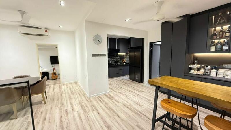 2 STOREY TERRACE END LOT CORNER AT GREENLANE ISLAND PARK FULLY RENO & EXTENDED SUPER WORTH BUY - 3