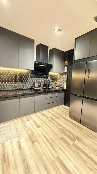 2 STOREY TERRACE END LOT CORNER AT GREENLANE ISLAND PARK FULLY RENO & EXTENDED SUPER WORTH BUY - 5