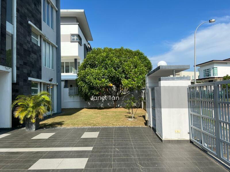 Horizon Hills 3 Storey Bungalow House - 2